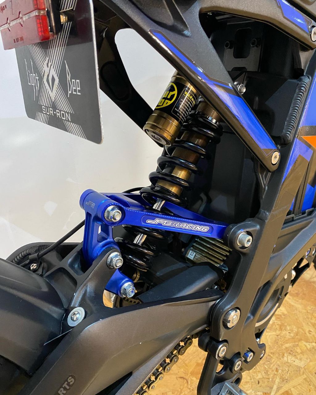 photo_5055431830769085506_y