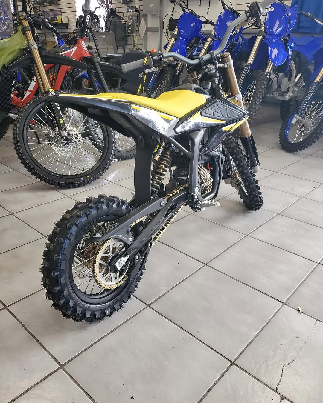 05DFF264-0603-4A72-877D-39FB070DF33A 2