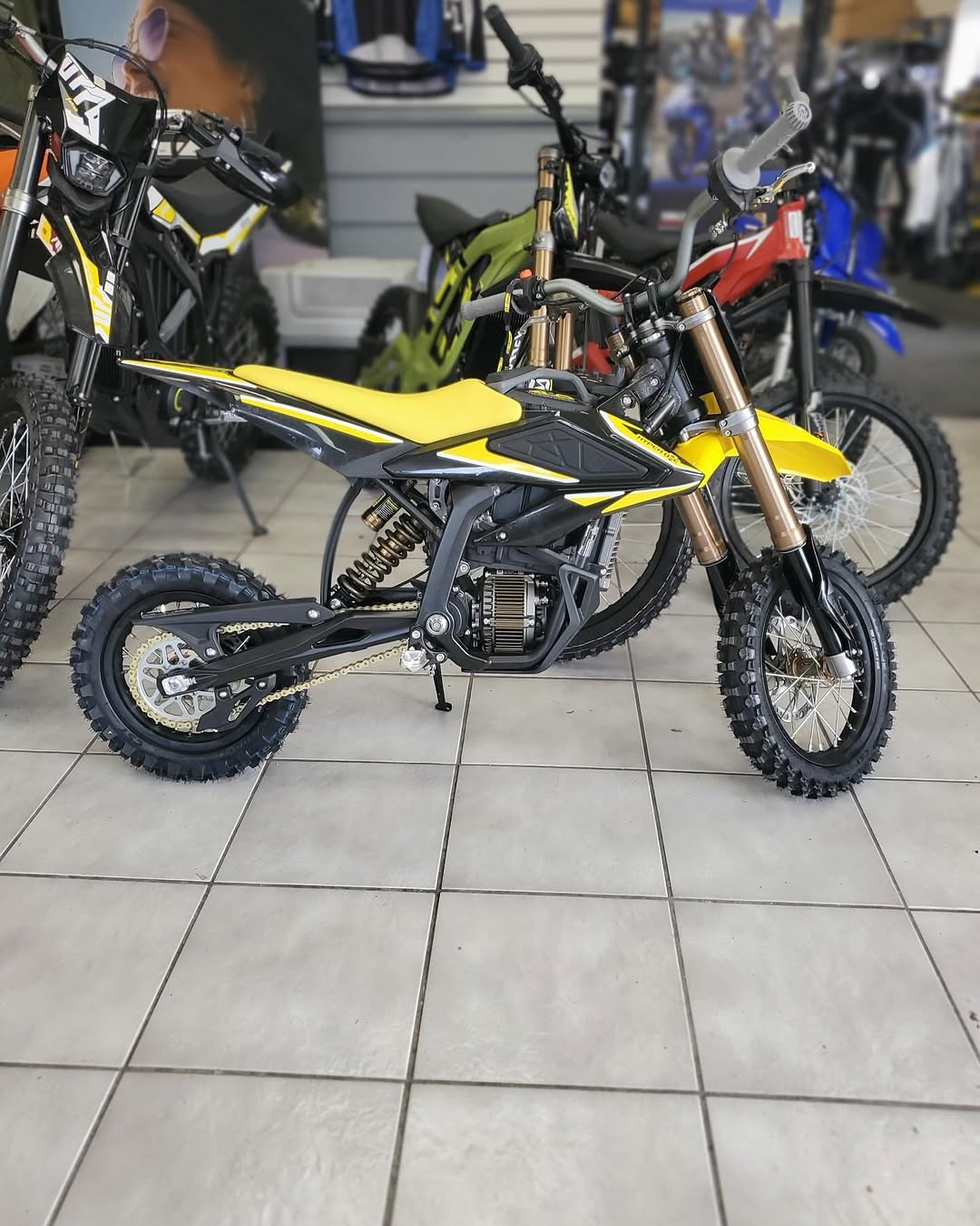 214A7A20-CB13-4E47-AF1A-6F4564BA4FA7 2