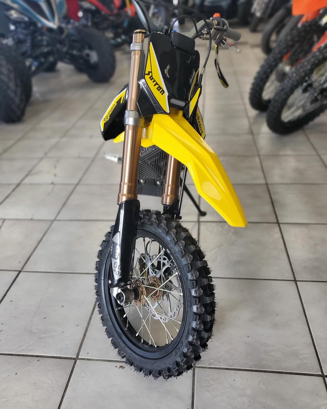 EF0F1D1C-EC64-49C9-9795-078D558E4656 2